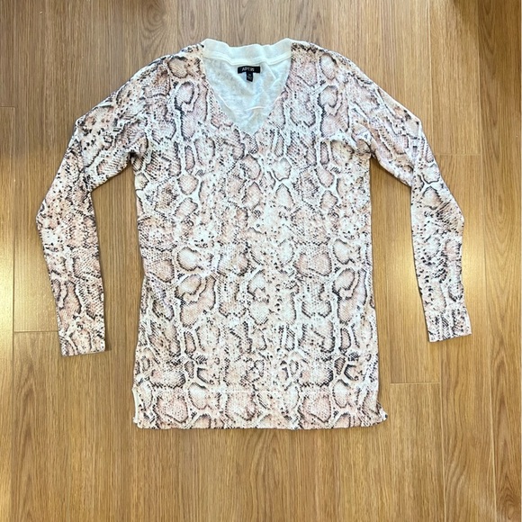 Apt. 9 Snake Skin Light Knit Sweater Pink - XS - Picture 4 of 10